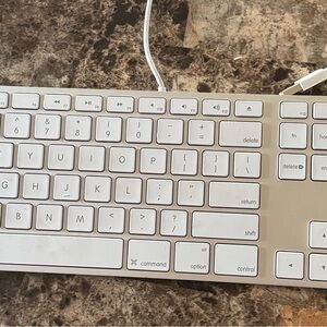 Apple White Wired Keyboard with Numeric Keypad